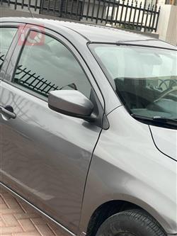 نيسان فيرسا